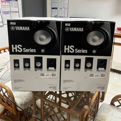 Yamaha HS8 Powered Studio Monitor (Pair) - Black image 4
