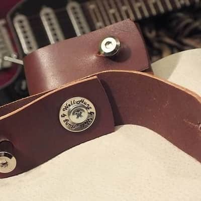 Well-Hung Old School Leather Guitar Strap Locks - various colours image 1