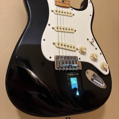 Fender "Squier Series" Standard Stratocaster with Maple Fretboard 1992 - 1996 - Black image 9