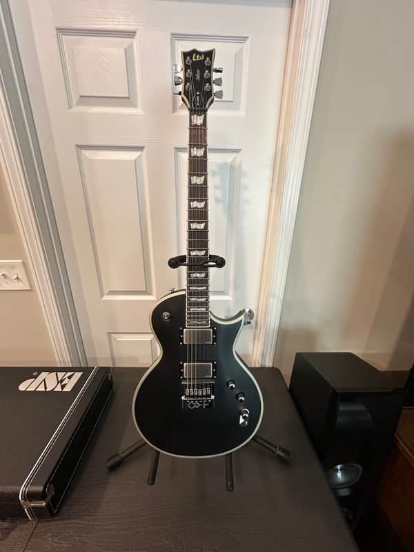 ESP LTD EC-1000 Evertune BB 2021 - Present Black Satin image 1