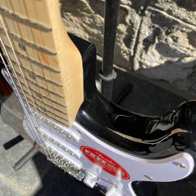 Squier Sonic Stratocaster - 2-Color Sunburst - Maple Neck - Excellent Condition image 11