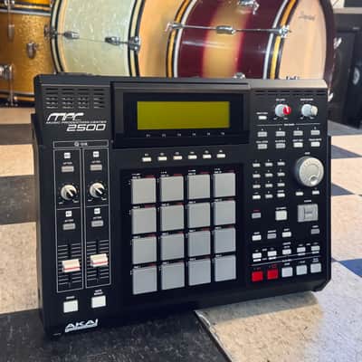 Akai MPC2500 Music Production Center 2005 - 2013 Black