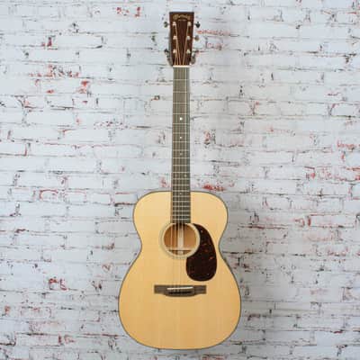 Martin - 2025 00-18 Standard Series - Acoustic Guitar - Aging Natural Toner - with  Hardshell Case - x8497 (10Y250018-1) image 2