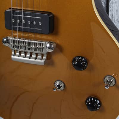 Vox 2010's SSC-33 Gold Top Single Cut Electric Guitar with Hardshell Case image 5