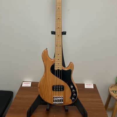 Fender American Deluxe Dimension Bass IV with Maple Fretboard 2014 - 2016 - Natural image 2