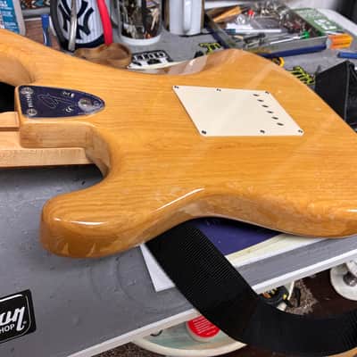 Fender American Vintage '70s Stratocaster with Rosewood Fretboard 2006 - 2012 - Natural image 8
