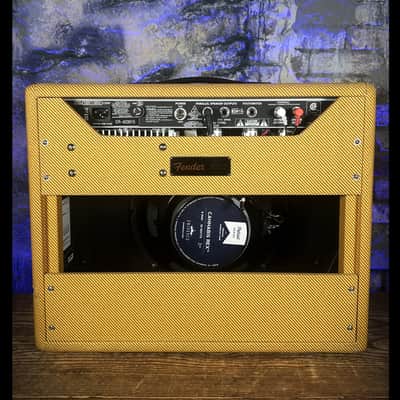 Fender Limited Edition 65 Princeton Reverb - 12 Watt 1x10" Guitar Combo - Tweed image 2