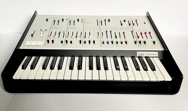 Korg ARP Odyssey White FS Rev 1 37-Key Duophonic Analog Synthesizer with Korg SQ-1 sequencer image 1
