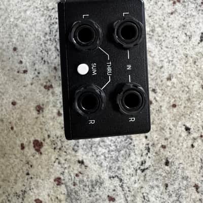 Walrus Audio Canvas Stereo Dual Line Isolator Direct Box 2022 - Present - Black w/ Rainbow Graphic image 2