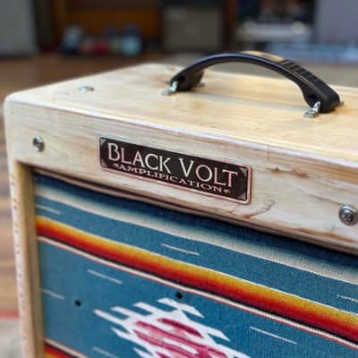 Black Volt The Hawk 15W Hand-Wired 10" Combo image 3