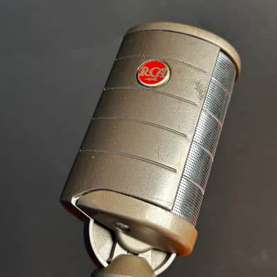 RCA KN-1B dynamic microphone w/stand image 6