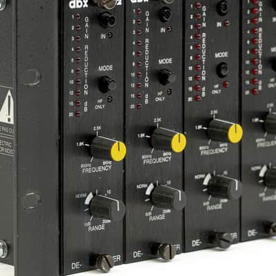 dbx 900A Rack Frame w/ 6 Modules – 4x 902 De-Esser, 2x 903 Compressor + Manuals image 4