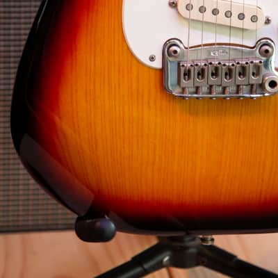 G&L Legacy 1995 - Sunburst image 6