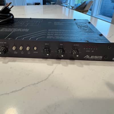 Alesis XT Reverb 90’s - Black image 4