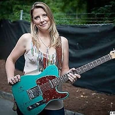 FENDER "Susan Tedeschi Telecaster, Caribbean Mist" HARDCASE image 11