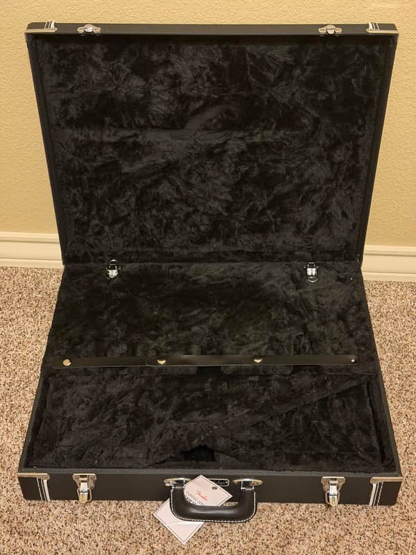 Fender Classic Series 3-Guitar Case Stand
