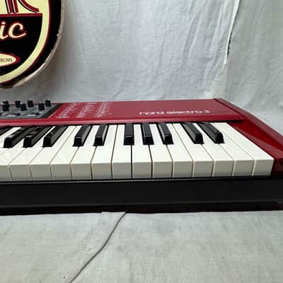 Clavia Nord Electro 3 Seventy Three 73-key Piano & Organ Synthesizer Keyboard with Pedal + Bag image 12