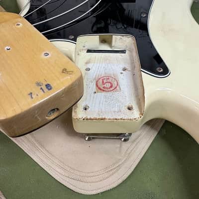 Greco Fujigen Spacy Sound 1980 Vintage White P Bass w/Fender Gig Bag image 10