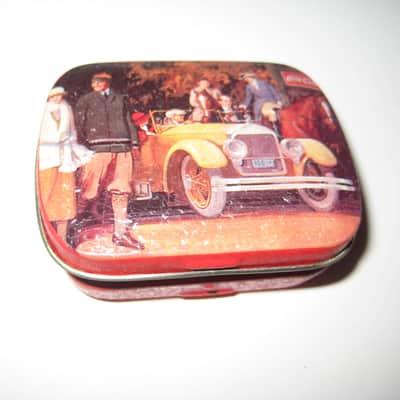 Fender 15 Medium Premium Guitar Picks W/ Metal Nostalgia Case image 3