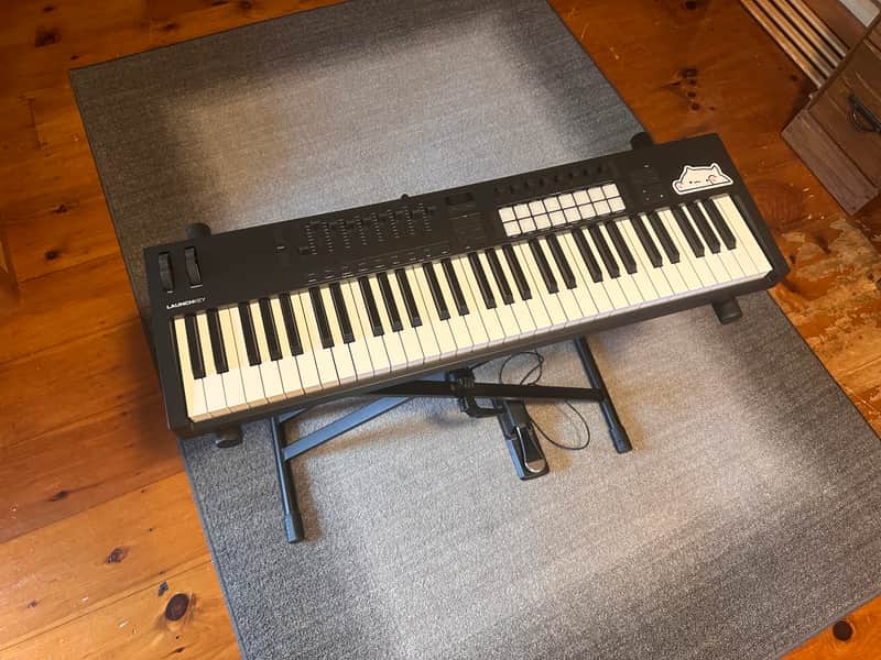 Novation Launchkey 61 MKIV MIDI Keyboard Controller 2024 - Present - Black image 1