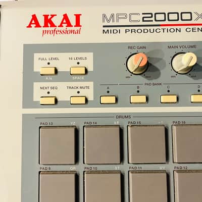 Akai MPC2000XL MIDI Production Center 2000 - 2005 - Grey imagen 2