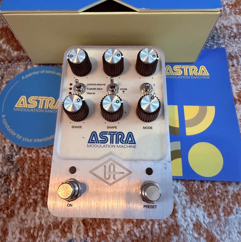 Universal Audio UAFX Astra Modulation Machine 2000s - White image 1