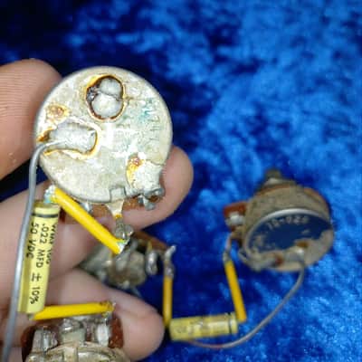 Gibson Potentiomers and Capacitors1974-1975 image 2