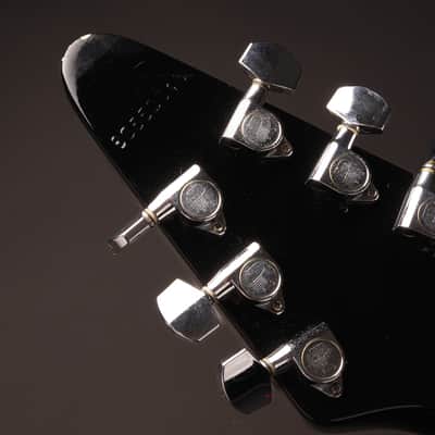 Gibson Flying V 1988 USA – Ebony – Vintage Modified – Shift 2001 Tremolo – Original Case image 10