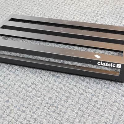 Pedaltrain Classic 2 24X13 Pedal Board with Velcro and Gig Bag! image 2
