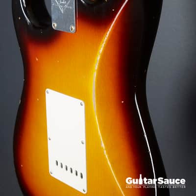Fender Custom Shop 1967 Stratocaster Relic Faded 3 Tone Sunburst 2019 Used (Cod.1521UG) image 16