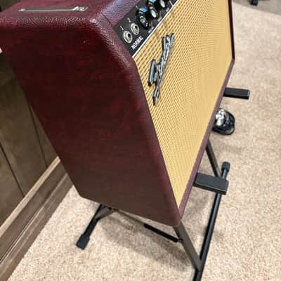Fender '65 Reissue Deluxe Reverb FSR Limited Edition 22-Watt 1x12" Guitar Combo 2010s - Wine Red image 2