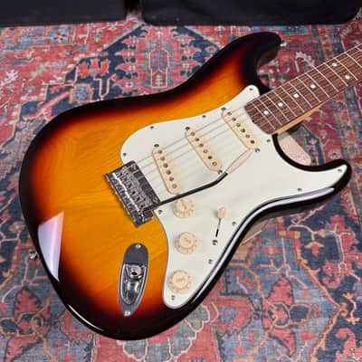 Fender Hybrid 60's Stratocaster w/USA Vintage '57-'62 Pickups - 2020 image 6