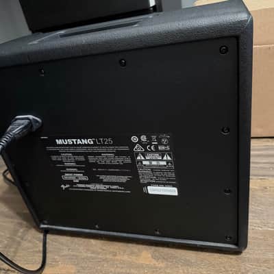 Fender Mustang LT25 25-Watt 1x8" Digital Modeling Guitar Combo 2019 - Present - Black image 5