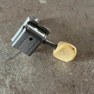 1964 1965 1966 set Fender Musicmaster Duo Sonic Mustang guitar tuners tuning pegs image 6