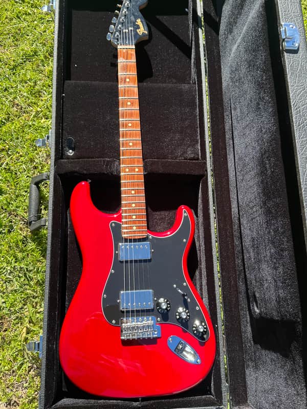 Fender Mahogany Blacktop Stratocaster w/ hard shell case  HH 2019 - Crimson Red Transparent