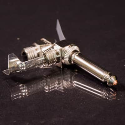 G&H Plugs Quiet Plug, 1/4" TS Right Angle - Nickel Housing / Nickel Plug image 2