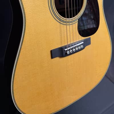 Martin D-28 Billy Strings Dreadnought Acoustic Guitar Vintage Natural Finish w/ Case image 6
