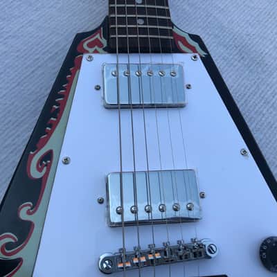 Electric Guitar V Style, Mahogany Body, Maple Neck, 22 Frets Rosewood Fingerboard, Custom Finish image 2