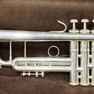 Bach Stradivarius Trumpet Model 37, Silver Finish image 9