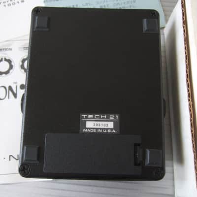 MINT Tech 21 Comptortion w/ Original Box & Manual image 3