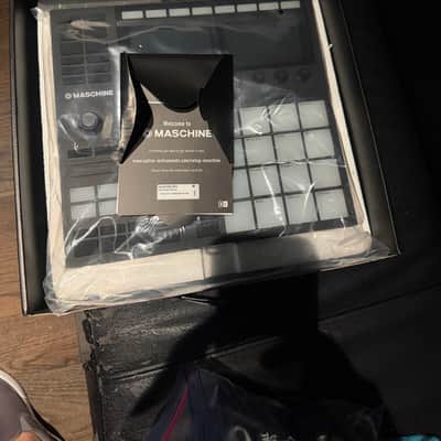Native Instruments Maschine MKIII 2010s - Black image 4
