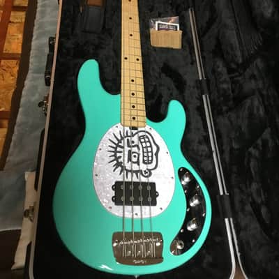 Music Man StingRay Basse, Mike Herrera Artis Series. image 2