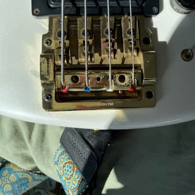 Peavey Dyna Bass 1987 White and Gold image 8