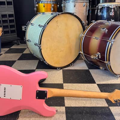 Unbranded Stratocaster-style electric guitar - Pink image 6