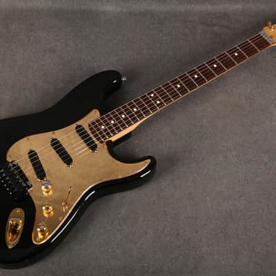 Fender 1989 Stratocaster Plus - Black & Gold - 2nd Hand image 10
