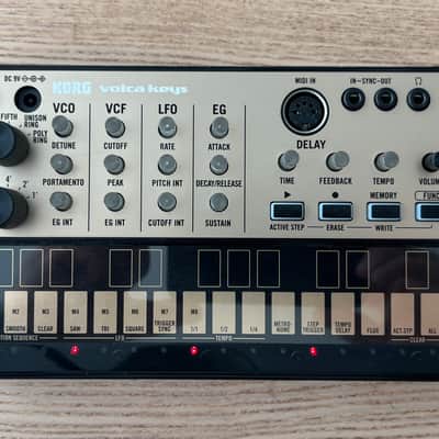 Korg Volca Keys Analog Loop Synthesizer mint condition