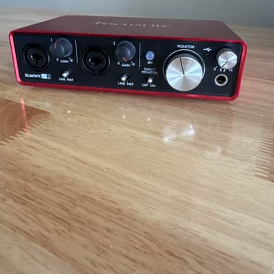 Focusrite Scarlett 2i2 2nd Gen USB Audio Interface 2016 - 2018 - Red / Black image 1