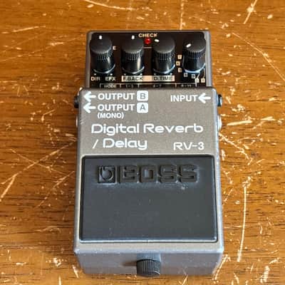 Boss RV-3 RV 3 Digital Reverb/Delay Guitar Effect Pedal w/ box image 2