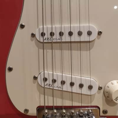 AXL Player Deluxe Stratocaster Pink EMG Pickups image 4
