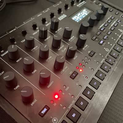 Korg Drumlogue Hybrid Drum Machine 2022 - Present Black image 2